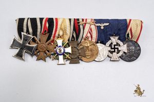 Eight Place Medal Bar