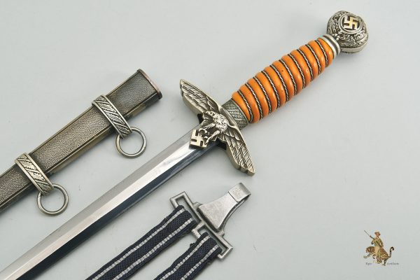 Second Model Luftwaffe Dagger with Gold Swastika 