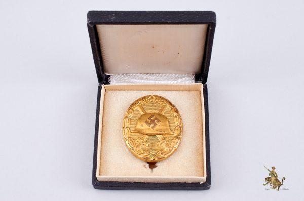 Cased Gold Wound Badge