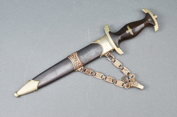 Chained SS Dagger