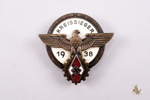 1938 HJ Kreissieger Badge
