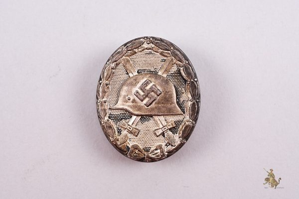 Tombak Silver Wound Badge