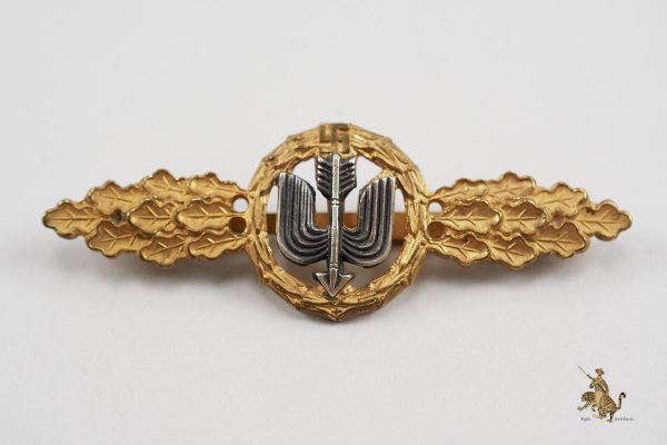 Short Range Fighter Clasp in Gold