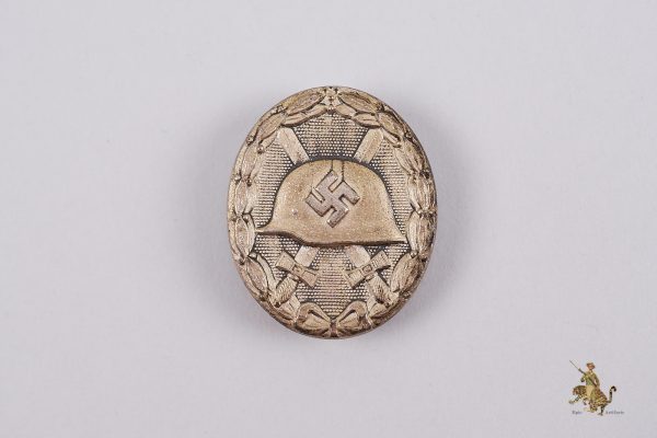 Silver Wound Badge 92