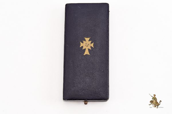 Cased Mother's Cross in Gold with Miniature - Image 11