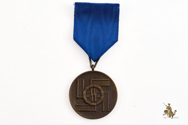 Cased 8 Year SS Medal - Image 2