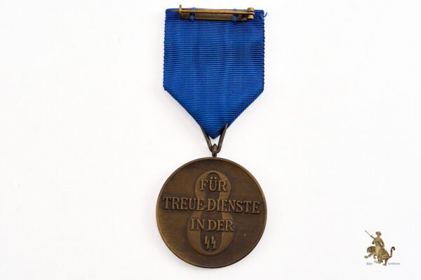 Cased 8 Year SS Medal - Image 4