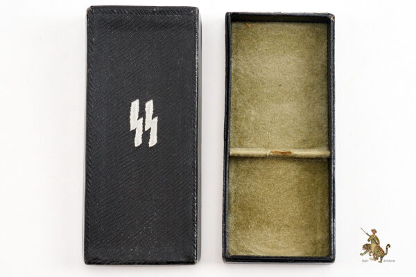 Cased 8 Year SS Medal - Image 6