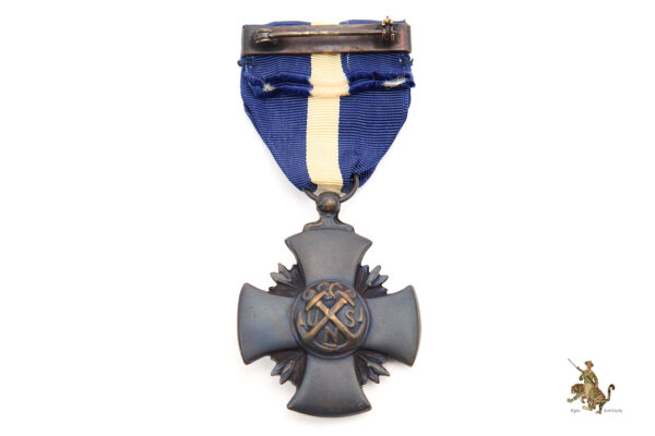 United States Navy Cross - Not a Black Widow - Image 3