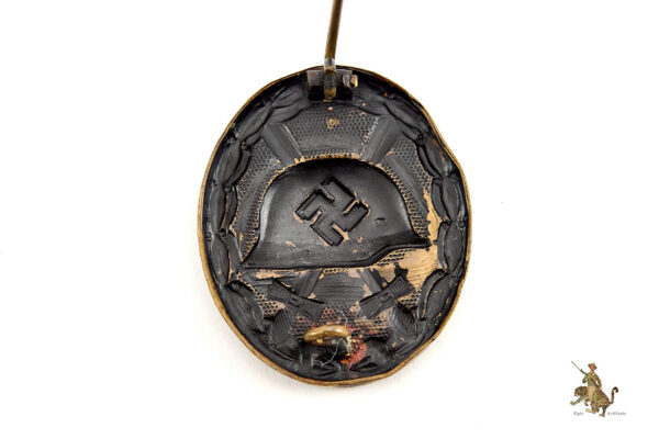 Early Black Wound Badge - Tombak - Image 3