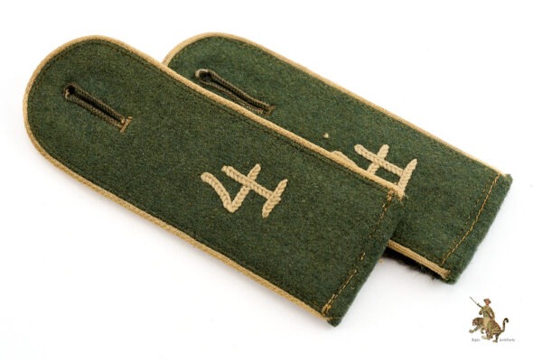 Heer Infantry 4th Regiment EM Shoulder Straps