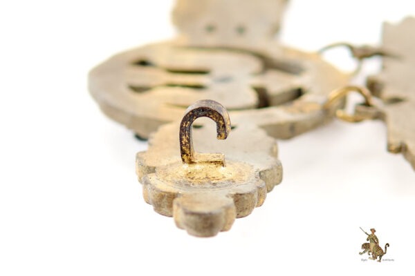 Luftwaffe Long Range Fighter Clasp in Gold with Pennant - Osang - Image 9