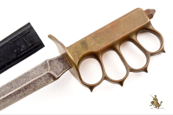 1918 L.F.&C. Trench Knife - Image 4