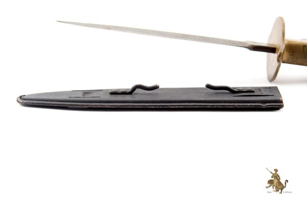 1918 L.F.&C. Trench Knife - Image 9