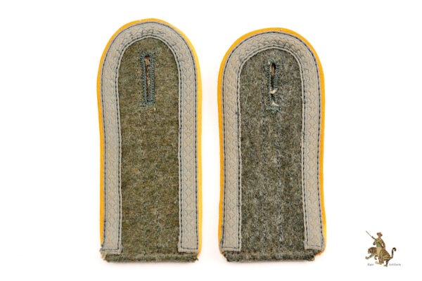 M44 Cavalry Unteroffizier Shoulder Straps - Image 3