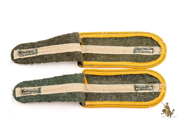 M44 Cavalry Unteroffizier Shoulder Straps - Image 5