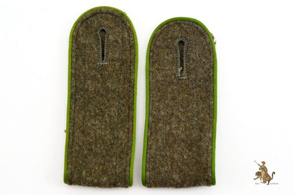M44 Panzergrenadier Enlisted Shoulder Straps - Image 3