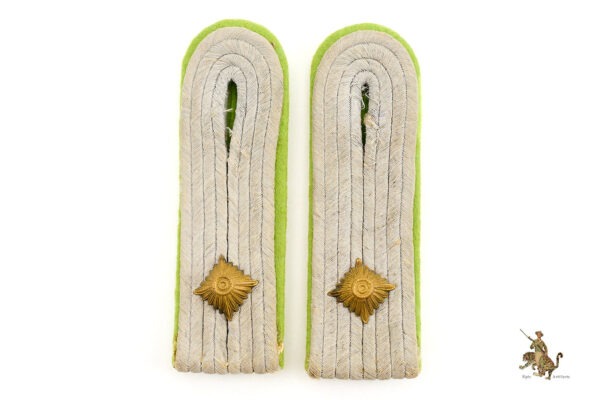 Panzergrenadier Oberleutnant Shoulder Boards - Image 3