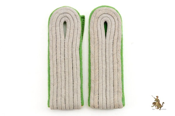 Panzergrenadier Leutnant Shoulder Boards - Image 3