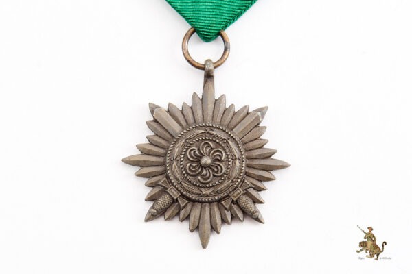 Ostvolk Medal Second Class in Bronze with Swords - Image 3