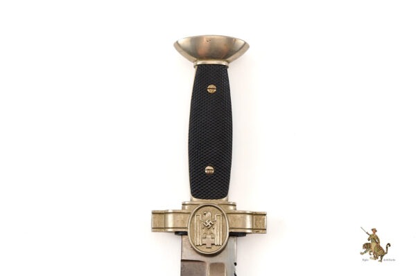 Red Cross Hewer with Frog - Image 8