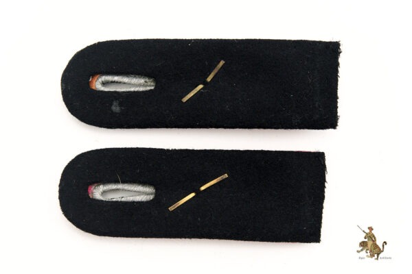 SS Panzer Oberleutnant Officer Shoulder Boards - Image 3