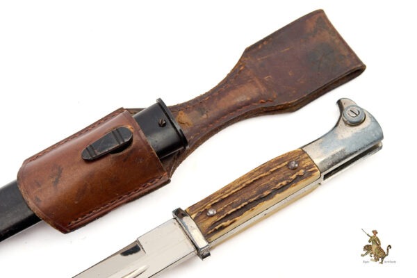 Heer Stag Grip Pioneer Bayonet w/ Frog