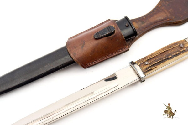 Heer Stag Grip Pioneer Bayonet w/ Frog - Image 3
