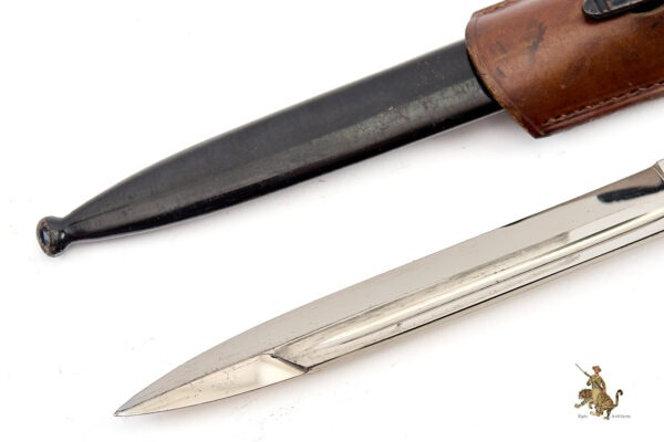 Heer Stag Grip Pioneer Bayonet w/ Frog - Image 4