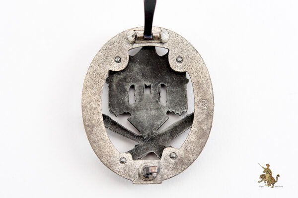 25 Engagement General Assault Badge - RK - Image 4
