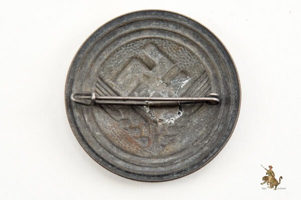Female RAD Brooch Pin - Assmann - Image 3