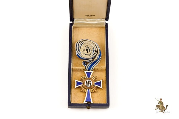 Cased Mothers Cross in Gold - Ochs & Bonn Hanau - Image 3