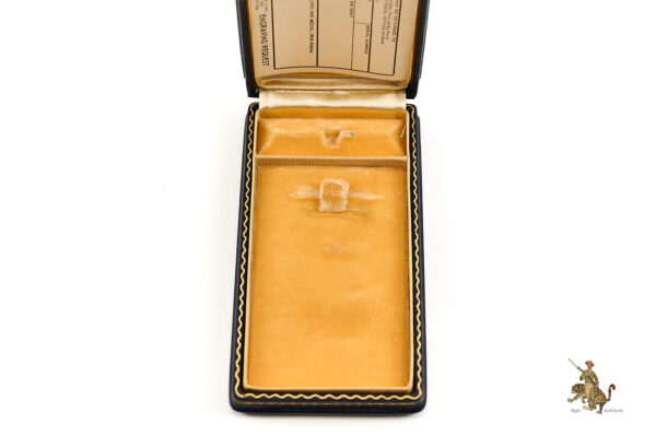 WWII Silver Star in Coffin Case - Image 6