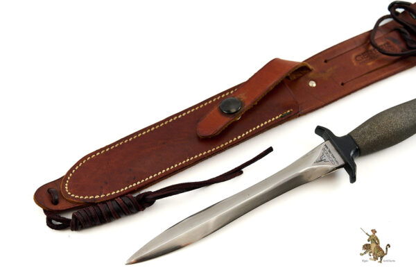 1967 Gerber MKII Fighting Knife with Sheath #002089 - Image 4