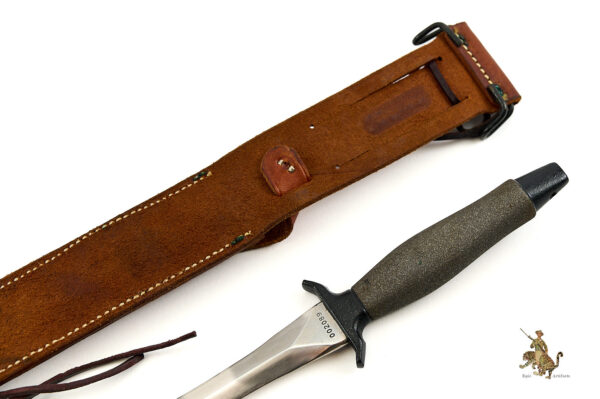 1967 Gerber MKII Fighting Knife with Sheath #002089 - Image 5