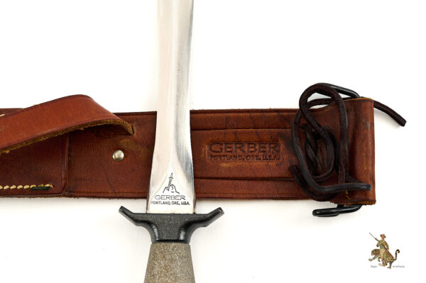 1967 Gerber MKII Fighting Knife with Sheath #002089 - Image 9