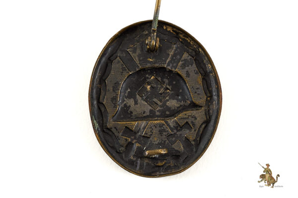 Early Black Wound Badge - Tombak - Image 4