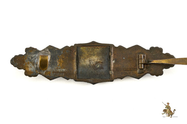 Close Clombat Clasp in Bronze - Juncker - Image 4