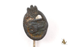 Panzer Assault Badge in Gold Stickpin