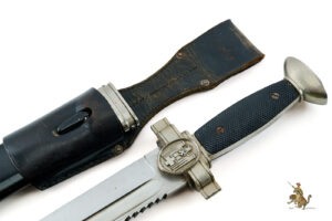 Red Cross Hewer with Frog